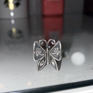 Authentic James Avery Mariposa ring size 4.5